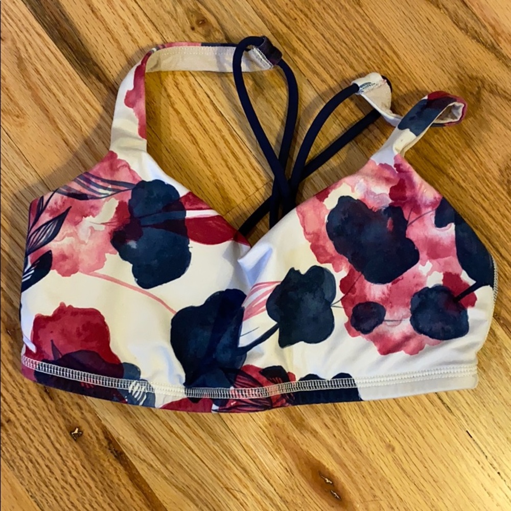 Lululemon sports bra